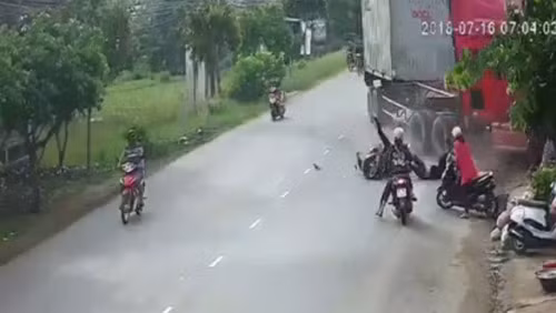 Hiện trường thời khắc xảy ra vụ tai nạn.