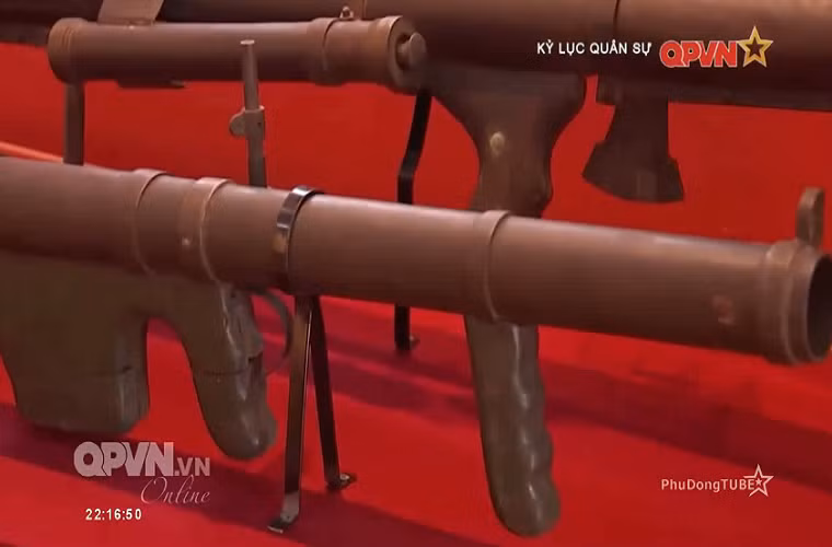 Trong kháng chiến chống Pháp sau năm 1946, ngành quân khí Việt Nam đã có đóng rất lớn vào chiến thắng cuối cùng của quân và dân ta khi chế tạo thành công hai loại vũ khí cực kỳ hữu dụng giúp ta có thể vô hiệu hóa các đơn vị tăng thiết giáp lẫn đồn bót của địch. Nguồn ảnh: QPVN.