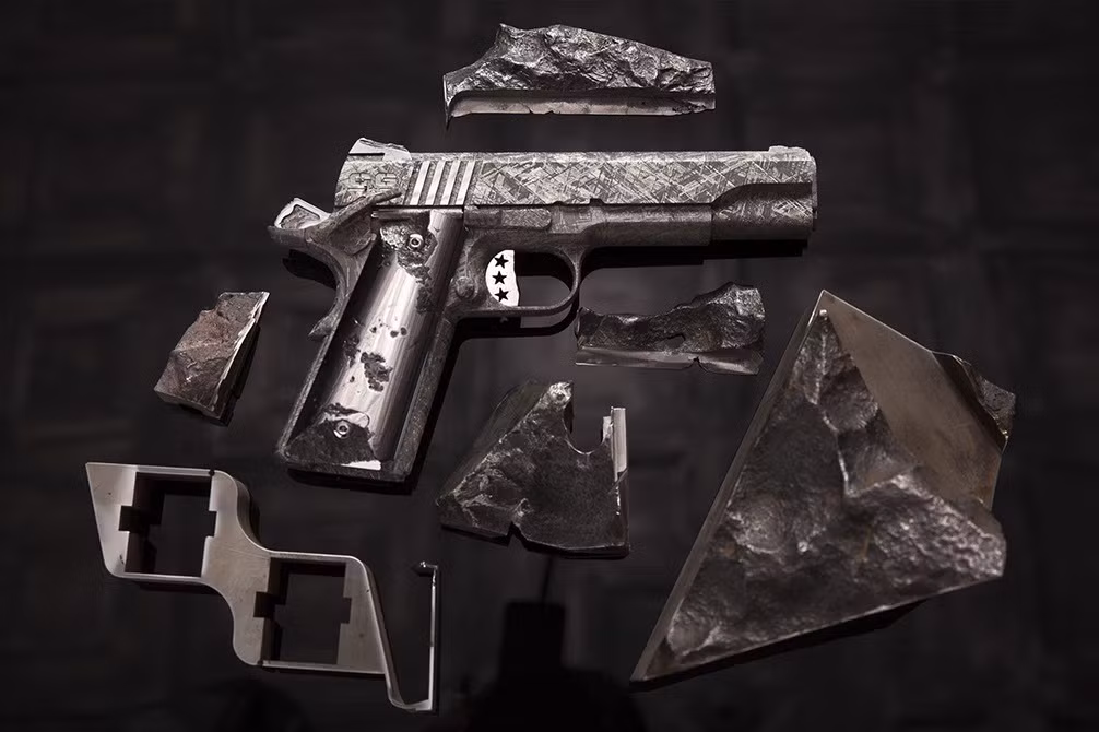 Súng M1911 có tầm bắn hiệu quả vào khoảng 62m, tức là hơn 10m so với các dòng súng ngắn hiện nay. Nguồn ảnh: OutdoorHub