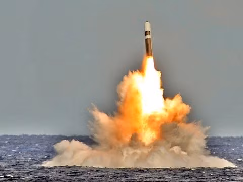 Với tầm bắn, độ công phá, đặc biệt là tính chính xác khi tấn công mục tiêu UGM-133 Trident II được coi là công cụ răn đe hạt nhân hữu hiệu của Mỹ. Nguồn ảnh: YouTube