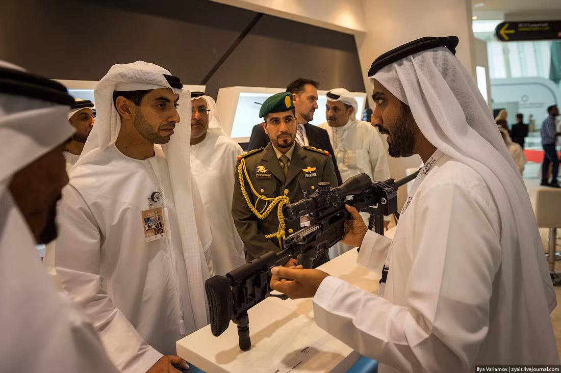 Triển lãm được tổ chức dưới sự bảo trợ của Tổng thống Hoàng thân Sheikh Khalifa bin Zayed Al Nahyan, Supreme Commander của các lực lượng vũ trang UAE. Nguồn ảnh: varlamov.ru