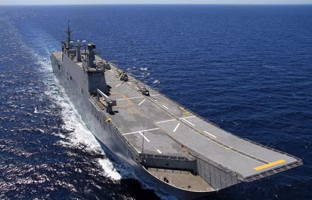 Chiếc tàu sân bay hiện đại nhất của Tây Ban Nha này có khả năng mang theo tối đa 25 máy bay AV-8. Ngoài ra, sàn tàu còn được thiết kế với năm khu vực đỗ trực thăng hạng nặng như CH-47 và V-22. Nguồn ảnh: Pinterest.