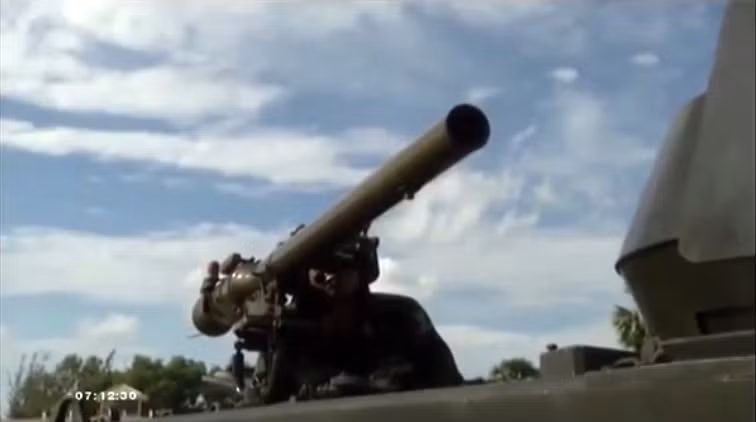 Hiện nay súng chống tăng SPG-9T đang được trang bị trên xe bọc thép cải tiến cũng như trang bị cho các đơn vị bộ binh. Mỗi khẩu đội trang bị SPG-9T hai người, gồm 1 xạ thủ, và 1 nạp đạn. Tầm bắn xa nhất của súng lên tới 6,5km. Nguồn ảnh: You tube