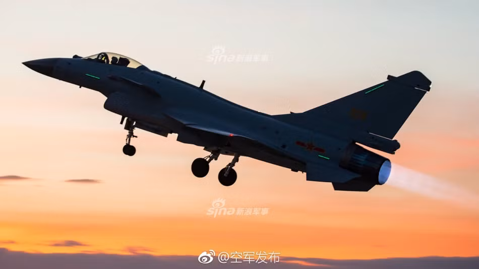Dự kiến các máy bay J-10 của Trung Quốc cũng sẽ tham gia Aviadraft 2017 năm nay. Đây là các máy bay được Trung Quốc tự thiết kế và sản xuất từ năm 2002 tới nay. Tổng cộng tính tới năm 2014 phía Trung Quốc đã sản xuất được khoảng 400 chiến đấu cơ loại này. Nguồn ảnh: Sina.