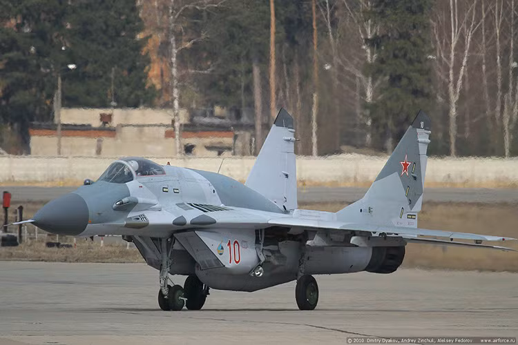 Với MiG-29SMT, Không quân Nga kỳ vọng có thể nâng cấp toàn bộ phi đội MiG-29 già nua của nước này hoặc duy trì hoạt động của dòng chiến đấu cơ này cho đến khi chúng hết niên hạn sử dụng vào năm 2030. Nguồn ảnh: airforce.ru