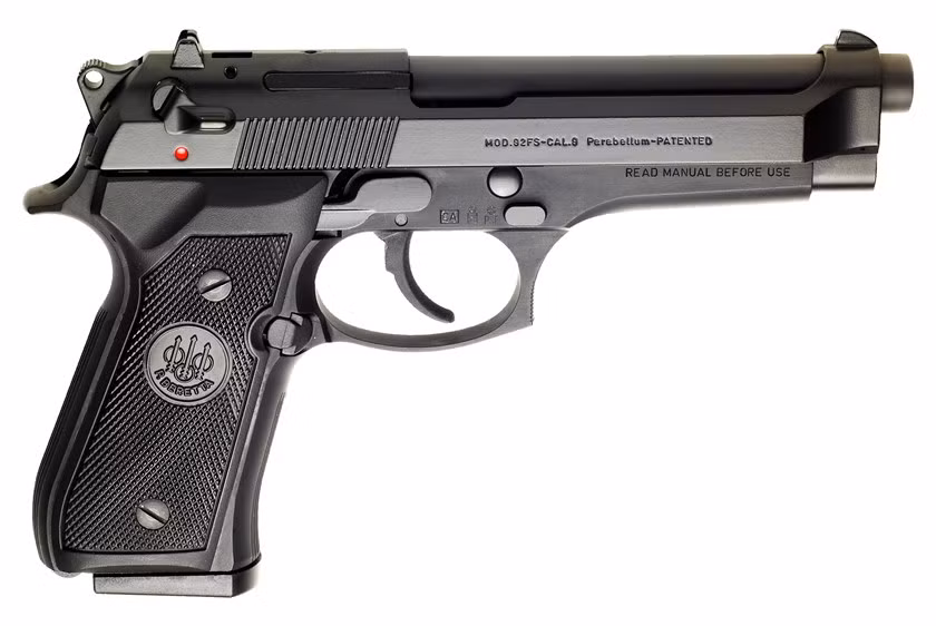 Đứng vị trí số 3 chính là khẩu Beretta 92 có xuất xứ từ Ý. Đây chính là khẩu súng ngắn tiêu chuẩn hiện nay của quân đội Ý, Mỹ và Pháp. Đưa vào trang bị từ năm 1975 cho tới nay, ước tính đã có hàng triệu khẩu được xuất xưởng. Hiện nay các phiên bản mới vẫn tiếp tục được thiết kế và sản xuất. Nguồn ảnh: Beretta