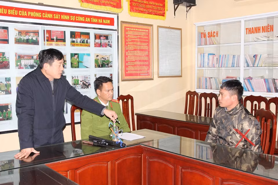 Hà Nam: Bắt chủ nợ giữ trái phép con nợ để cưỡng đoạt tài sản Ha Nam: Bat chu no giu trai phep con no de cuong doat tai san