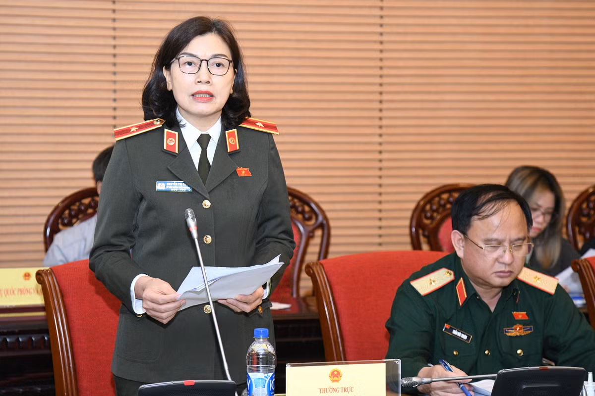 Bà là Ủy viên thường trực Ủy ban Quốc phòng và An ninh của Quốc hội khóa XIV, XV; nguyên Phó Cục trưởng Cục Pháp chế và cải cách thủ tục hành chính, tư pháp - Bộ Công an; nguyên Phó Giám đốc Công an tỉnh Đắk Lắk (năm 2016).
