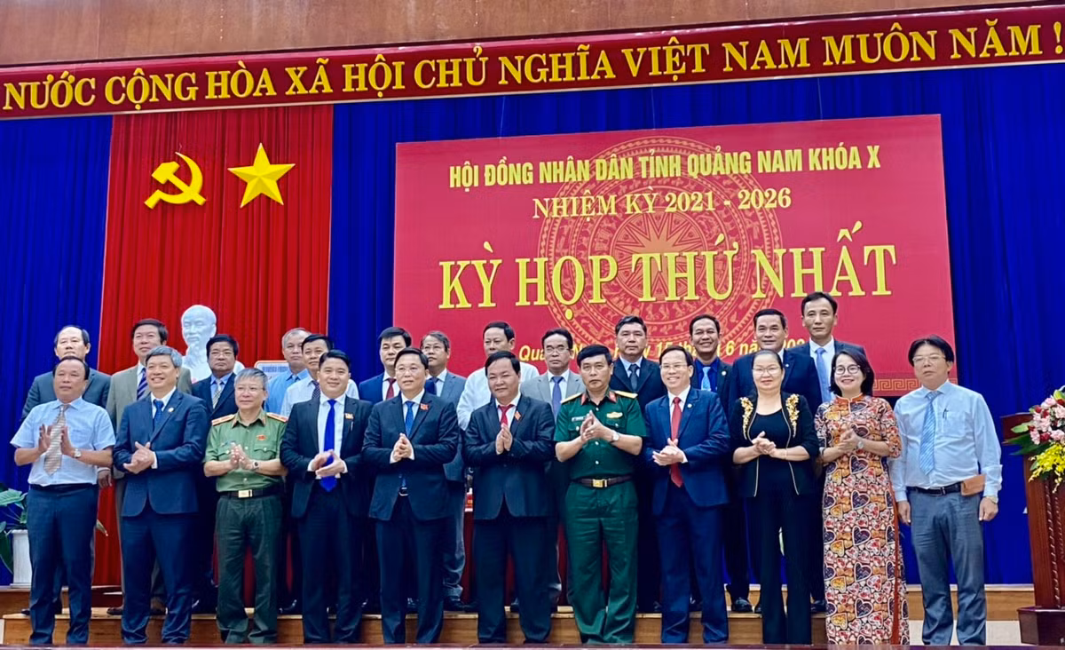 “Chúng tôi quyết tâm phấn đấu góp phần đưa Quảng Nam vượt qua mọi khó khăn, thách thức, xây dựng tỉnh phát triển nhanh, mạnh, bền vững xứng đáng với niềm tin và kỳ vọng của Đảng bộ, nhân dân tỉnh và bà con đồng hương Quảng Nam trên mọi miền đất nước” – ông Thanh nói. 