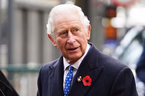 Sau khi Nữ hoàng Elizabeth II băng hà, Thái tử Charles trở thành tân vương của Vương quốc Anh và 14 vùng lãnh thổ trong khối Thịnh vượng chung.