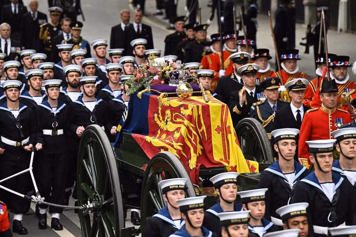 Vào ngày 19/9, 125 rạp chiếu phim ở Anh phát sóng trực tiếp lễ quốc tang của Nữ hoàng Elizabeth II.
