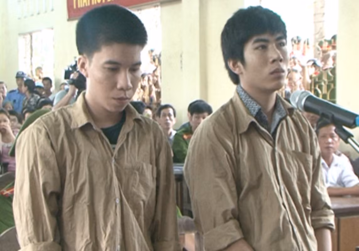 Sau đó, Thái vào hiệu vàng Phú Quý (phường Sao Đỏ, thị xã Chí Linh) bán 1/2 sợi dây chuyền cửa hàng với giá 2,34 triệu đồng đồng, số vàng còn lại Thái vẫn để tại túi quần cất giữ. Ngày 18/6/2014, Toà án nhân dân tỉnh Hải Dương đã tuyên bị cáo Vũ Kim Mạnh án tử hình, bị cáo Phạm Văn Thái 24 năm tù giam về tội giết người và cướp tài sản. Ngoài ra, các bị cáo phải bồi thường cho gia đình bà Minh số tiền 107 triệu đồng.
