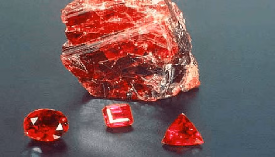 Phát hiện viên đá quý lớn nhất tại mỏ Tân Hương không chỉ là một cột mốc quan trọng trong ngành khai thác đá quý của Việt Nam mà còn là một minh chứng cho sự phong phú và đa dạng của tài nguyên thiên nhiên đất nước. (Ảnh: Israeli Diamond Industry)