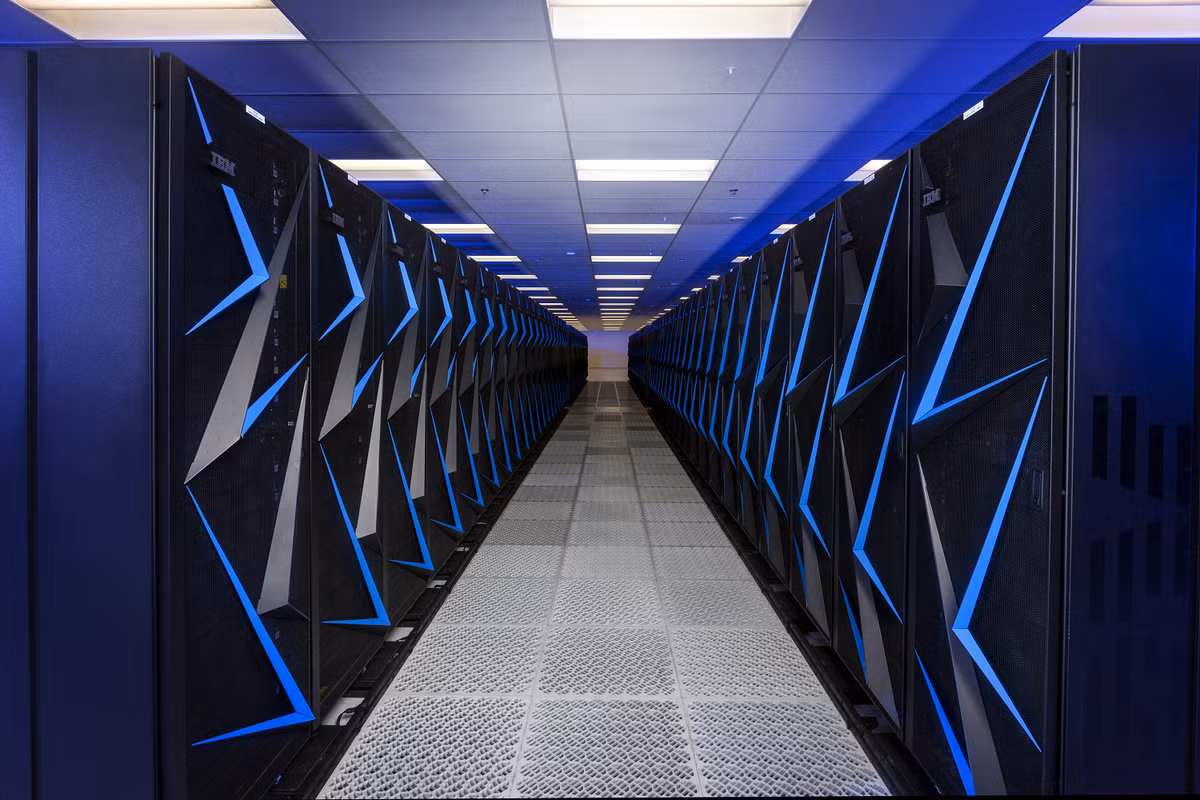 6. IBM Sierra (Mỹ) - Đạt 94,6 petaflop, ứng dụng trong mô phỏng hạt nhân và nghiên cứu năng lượng.(Ảnh: Wikipedia)