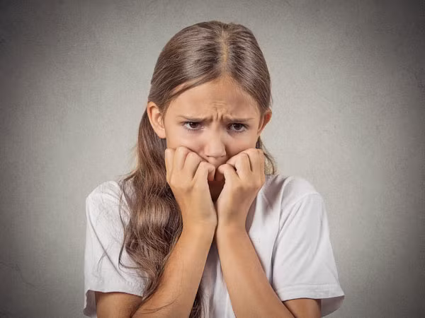 Nhanh no, chán ăn: Đây cũng là một trong những triệu chứng của bệnh ung thư buồng trứng ở nữ giới. Những người bị bệnh này thường không thể ăn hoặc không muốn ăn mặc dù bụng bị bỏ đói trong thời gian dài.