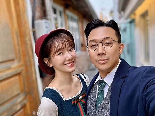 Ngay cả khi Hari Won gặp biến cố về sức khỏe, nam MC tuổi Mão vẫn ở bên cô. Được biết, cách đây hơn 10 năm, trong một lần khám sức khỏe định kỳ, Hari Won đã phát hiện sớm căn bệnh ung thư cổ tử cung. Khi đó Hari thấy mỏi mệt và uể oải nên đi khám và phát hiện ra bệnh. Rất may mắn là bác sĩ kết luận Hari đang ở giai đoạn đầu, cô đã trải qua 2 lần phẫu thuật và hiện sức khỏe của Hari đã bình phục.
