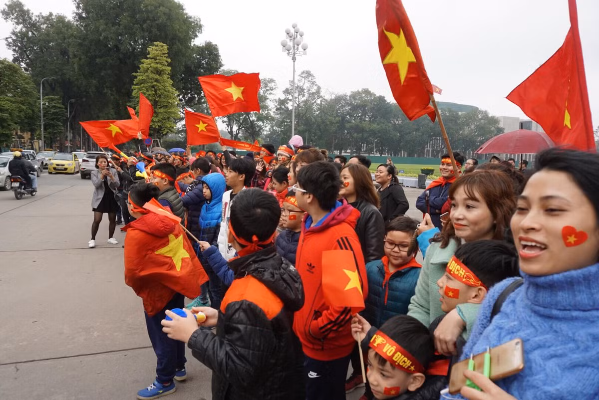 Không khí rộn ràng khắp mọi nẻo đường, mọi nơi mà các tuyển thủ sẽ tới.