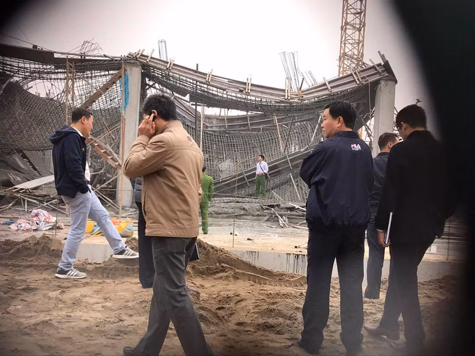 Ông Chu Văn Đức, Đội trưởng Đội Thanh tra xây dựng quận Nam Từ Liêm (Hà Nội) cho biết, nguyên nhân ban đầu được xác định do giàn giáo không đảm bảo.