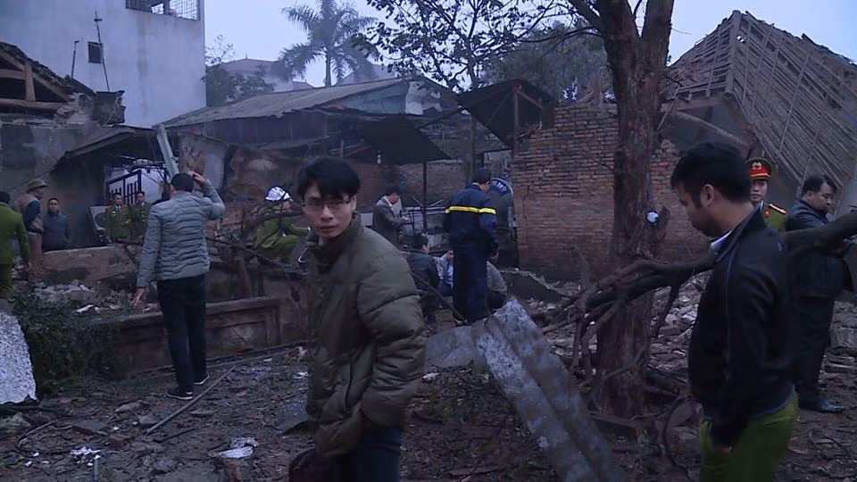 Vụ nổ ở Bắc Ninh xảy ra vào khoảng 4h sáng ngày 3/1, tại thôn Quan Độ (xã Văn Môn, huyện Yên Phong, tỉnh Bắc Ninh) khiến 7 người bị thương và hai người tử vong.
