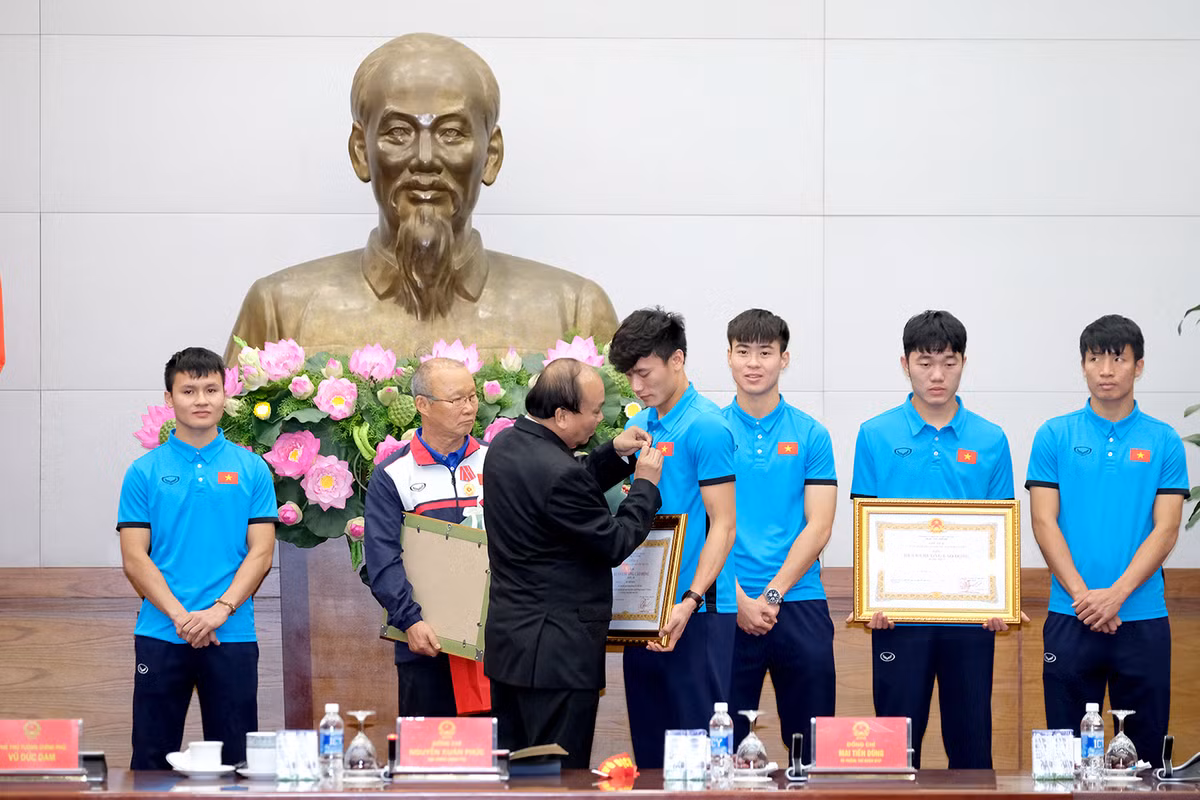 Thủ tướng Chính phủ mong rằng, thành tích đạt được và bản lĩnh, ý chí của Đội bóng đá U23 Việt Nam sẽ tiếp tục được phát huy, nhân rộng trên tất cả các lĩnh vực, vùng miền của đất nước. Ảnh: VGP.