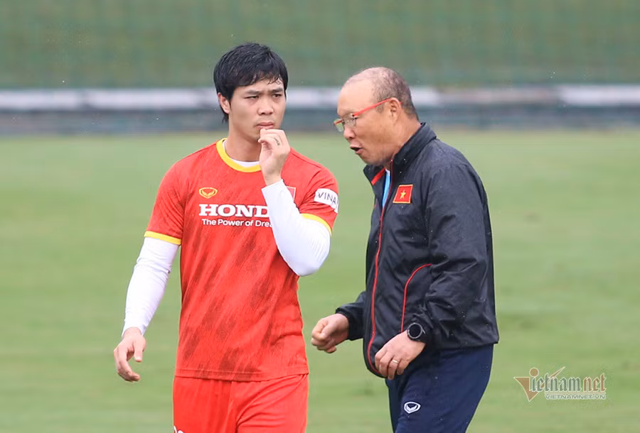 Tuyen Viet Nam: Con dau dau cua thay Park khi hang cong... du da