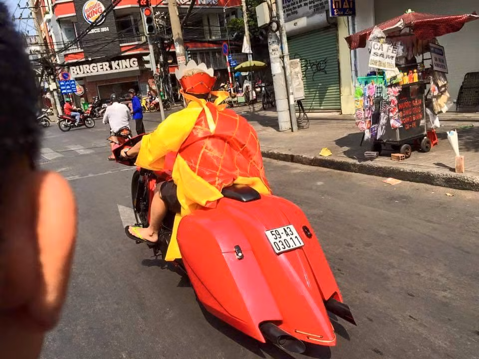 Đường Tăng xuống phố.