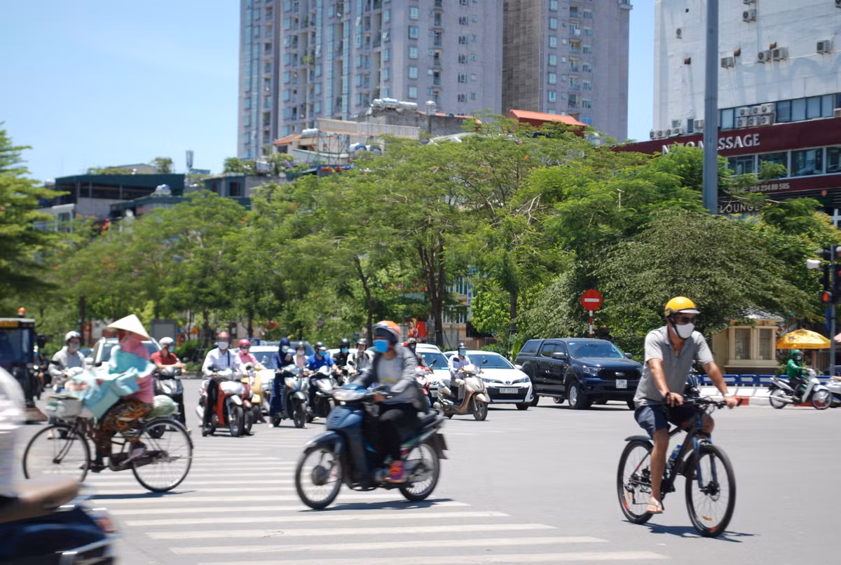 Ha Noi: Nhoc nhan “kiep muu sinh” duoi cai nang nhu do lua-Hinh-11