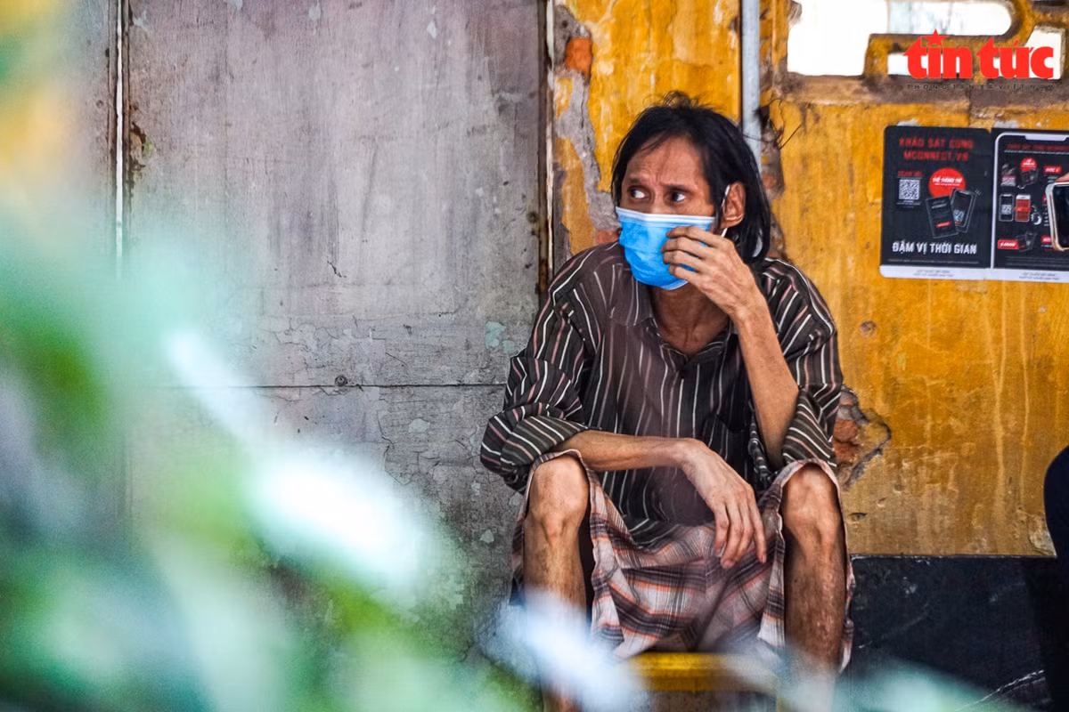 Ha Noi: Can canh cac khu tap the phai di dan khan cap trong mua mua bao-Hinh-13