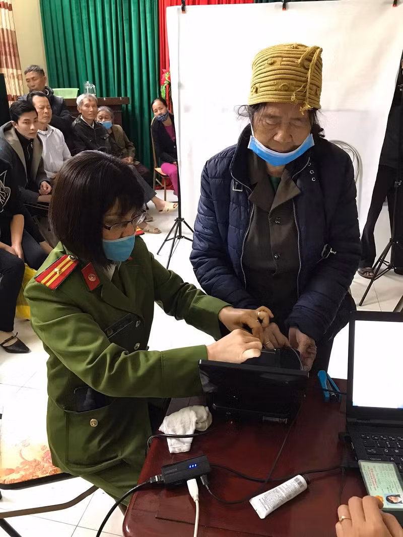 Nu thieu ta 