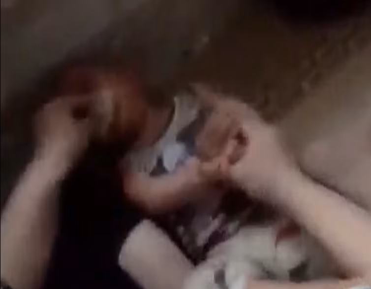 Nghi co giao mam non Sao Viet nhet gie vao mieng be 11 thang tuoi-Hinh-2