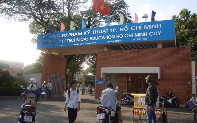 Mot thi sinh o Kon Tum chuyen nham 90 trieu dong le phi xet tuyen DH