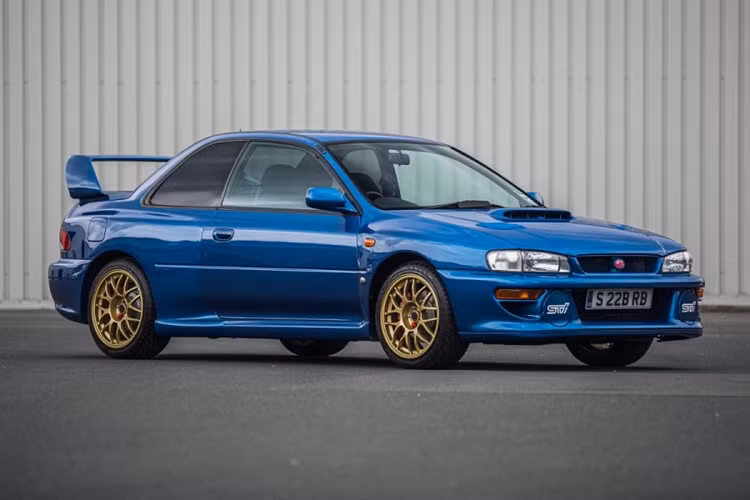  Subaru Impreza STi Không chỉ thành công trên đường phố như những chiếc xe thể thao Nhật Bản khác, Subaru Impreza STi 22B còn là một chiếc xe đua địa hình tuyệt vời ở thời điểm cuối thế kỷ 20 khi nó đã liên tiếp mang về cho hãng ba danh hiệu vô địch thế giới liên tiếp.