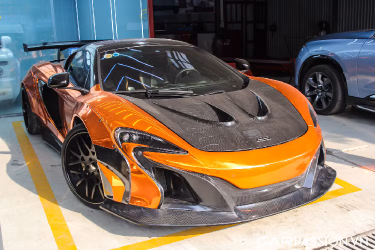 McLaren 650S Spider Liberty Walk tai Viet Nam “lot xac” dan ao moi