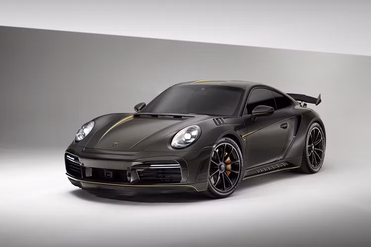 Gói độ này mang tên Stinger GTR Carbon Edition hoàn toàn mới và được TopCar Design thiết kế dành cho các dòng Porsche 911 bản 992 mới, đặc biệt là dòng 911 Turbo S. Theo TopCar Design, đây chính là dự án “độc nhất và phức tạp nhất” mà TopCar từng thiết kế và nâng cấp. Gói độ này có tổng cộng 84 chi tiết mới lắp đặt cho xe được làm bằng sợi carbon cao cấp với độ hoàn thiện cao. Thương hiệu sẽ chỉ sản xuất đúng 13 bộ Bodykit Carbon Edition Stinger GTR dành cho những vị khách chịu chơi và hiện tại đã có 3 bộ bodykit được đặt hàng.