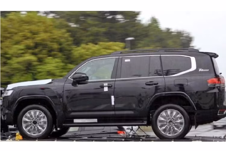 Ro ri them nhung hinh anh moi cua Toyota Land Cruiser 2022