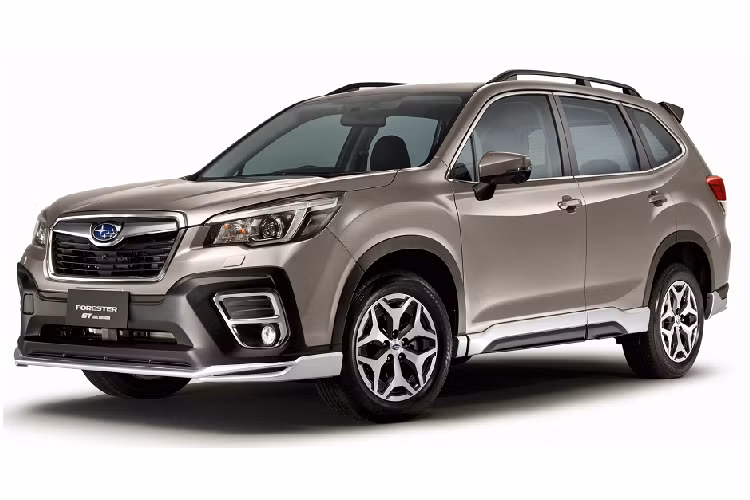 Subaru Forester 2.0iL GT Lite Edition được trang bị mâm hợp kim 17 inch thiết kế hình bông tuyết. Đèn sương mù vẫn ở dạng halogen, trong khi đèn pha và đèn hậu dạng LED.
