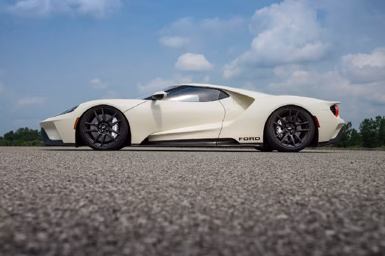 Dây chuyền sản xuất Ford GT 2022 Heritage dự kiến sẽ được bắt đầu vào tháng 1 năm 2022. Ford đã bắt đầu tiếp nhận đơn đặt hàng ngay từ bây giờ. Cả mẫu Ford GT Heritage Edition 2022 và nguyên mẫu Ford GT 1964 sẽ được trưng bày tại sự kiện Monterey Car Week The Quail và sự kiện Pebble Beach Concours d'Elegance.