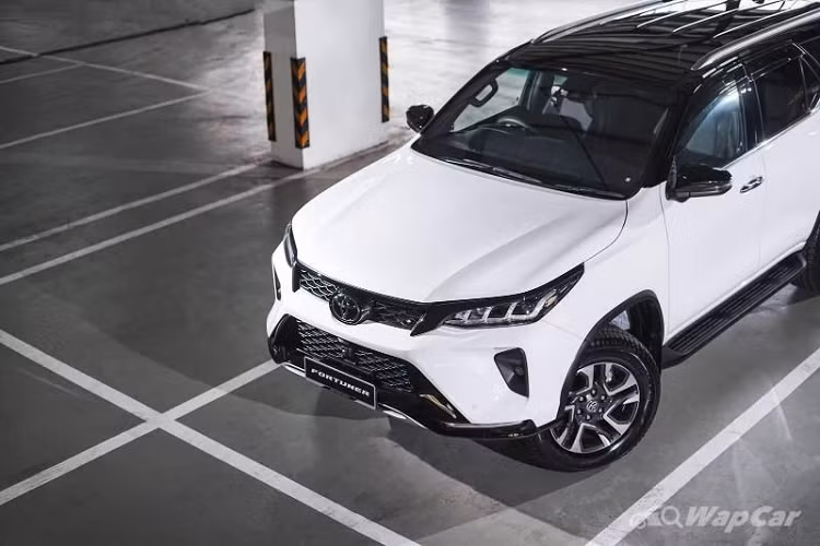 Hãng xe Nhật Bản cho biết thêm rằng nếu hãng giới thiệu EPS cho Toyota Fortuner thì chiếc SUV cần thay đổi cả nền tảng điện tử, điều đó cũng có nghĩa là Fortuner thế hệ tiếp theo sẽ được chuyển sang kiến trúc điện cập nhật.