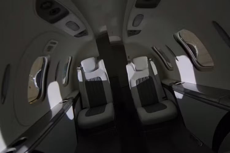 Một trong những tính năng quan trọng của HondaJet Elite S là tăng trọng lượng cất cánh tối đa thêm 90,7 kg, đồng nghĩa rằng người mua chiếc máy bay phản lực thương mại này có thể chở thêm hành khách hoặc hàng hóa cùng với họ, hoặc bay xa hơn 220 km.