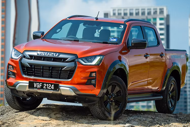 Isuzu D-Max 3.0L chi 775 trieu tai Malaysia, khach Viet 
