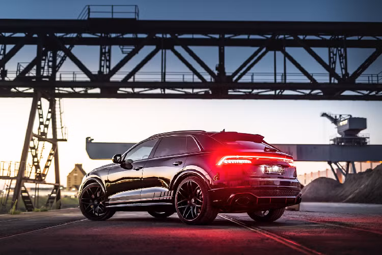 Gói độ RQ 800 dựa trên Audi RS Q8 chính là một sự lựa chọn mới cho những người muốn nâng cấp mẫu xe của mình mà không cần phải thay đổi quá nhiều chi tiết trên xe như gói độ RQ 900. Hiện tại, Manhart Performance vẫn chưa công bố mức giá bán cho phiên bản độ ấn tượng này.