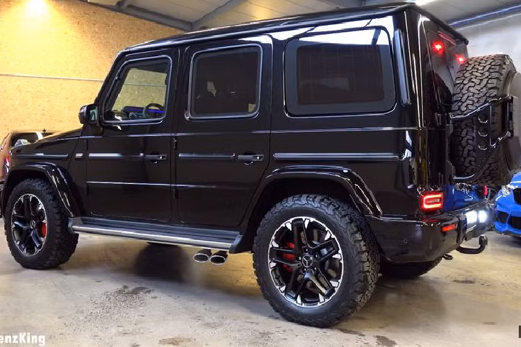 Với Armored Guard X7, toàn bộ thân vỏ của G63 được gia cố chắc chắn, có thể chống đạn và các mảnh vỡ nổ.