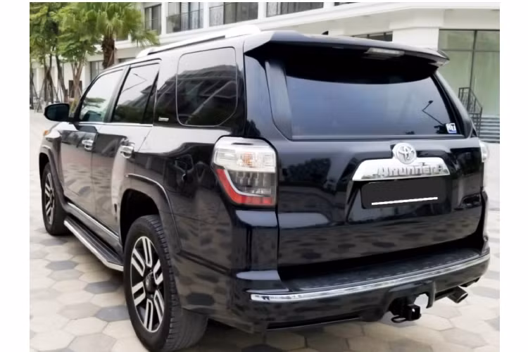 Động cơ V6 4.0L này chia sẻ chung với “người anh em” FJ Cruiser hay bán tải Tacoma đời cũ. Như bao sản phẩm SUV của hãng Toyota, 4Runner là dòng xe rất đáng tin cậy và ít gặp hỏng hóc vặt trong quá trình sử dụng.
