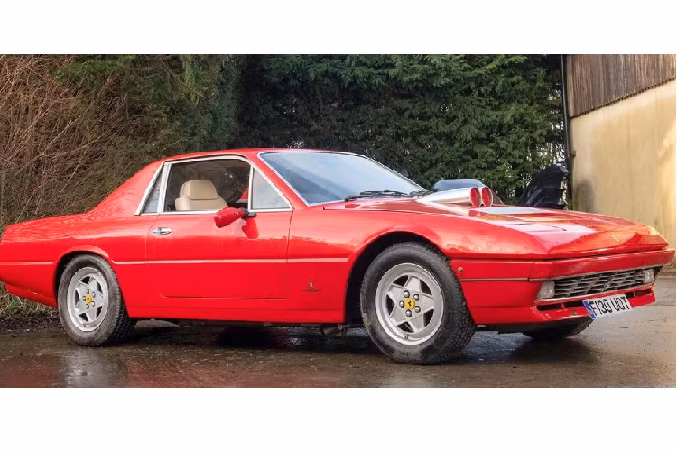 Trong thế giới xe độ kỳ lạ, một chiếc siêu bán tải Ferrari có lẽ là điều không ai ngờ tới và khiến nhiều người phải đặt câu hỏi “Tại sao?” Tất nhiên có lẽ cũng có người cảm thấy đó là một ý tưởng thú vị và ngưỡng mộ người dám biến điều đó thành hiện thực.