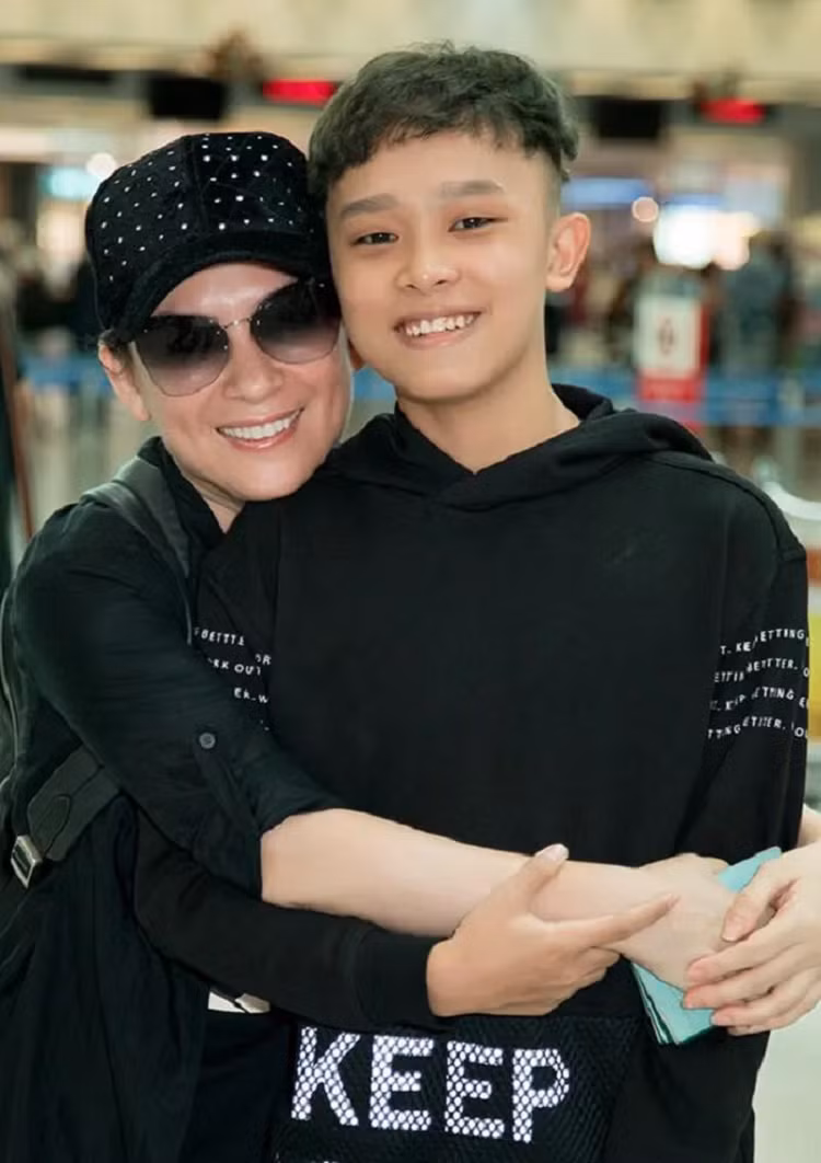 Nghe si Viet nhan con nuoi: Nguoi no may no mat, ke khien cha 'than bai danh liet'-Hinh-5