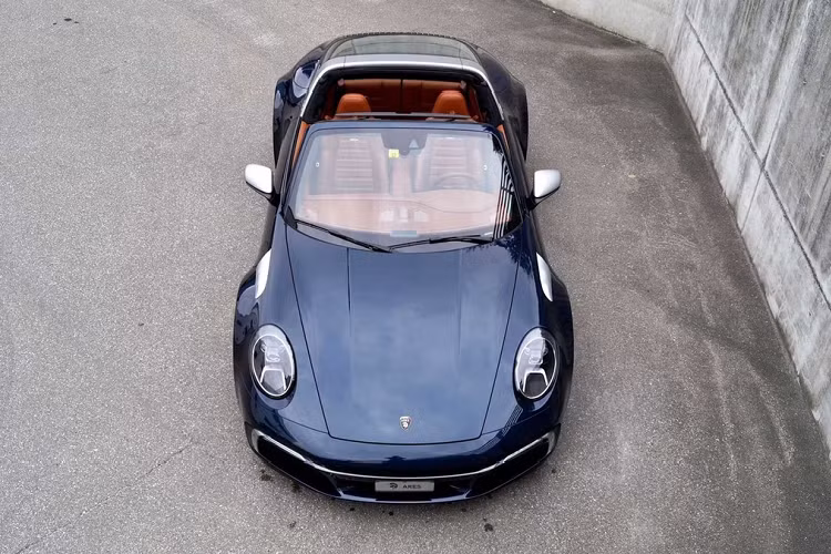 Ares Design có trụ sở tại Modena, Italy. Hãng độ này chỉ thực hiện các dự án theo nhu cầu của từng khách hàng như Ares S1 Project, Panther ProgettoUno... Không chỉ chế tác trên các dòng xe hơi cao cấp, Ares Design còn thiết kế các dự án xe 2 bánh trên nền tảng các mẫu môtô thể thao như BMW R nineT...