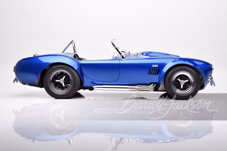 Sau Carroll Shelby, Shelby Cobra 427 Super Snake 1966 đã tìm được chủ nhân khác là nhạc sĩ Jimmy Webb vào năm 1970. Webb sở hữu chiếc xe trong hơn hai thập kỷ trước khi được thu mua lại bởi IRS và bán đấu giá. Kể từ đó, Shelby Cobra siêu hiếm số khung CSX 3015 đã quay tay nhiều nhà sưu tầm khác nhau và nó vẫn là một trong hai chiếc Cobra siêu nạp kép từng được chế tạo.