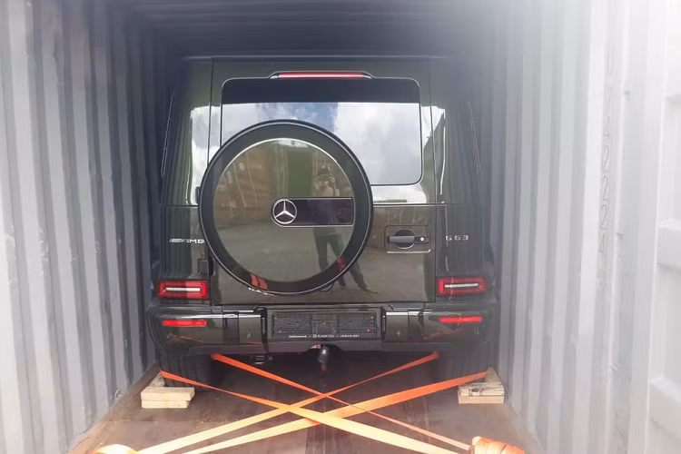 Bằng chứng là chỉ tính riêng tại dải đất hình chữ S đã có hơn 100 chiếc xe SUV Mercedes-AMG G63 đời mới được mang về nước chỉ trong vòng chưa đầy 2,5 năm theo diện nhập khẩu chính hãng lẫn tư nhân. Điều này thể hiện sức hút của dòng xe Mercedes-AMG G63.