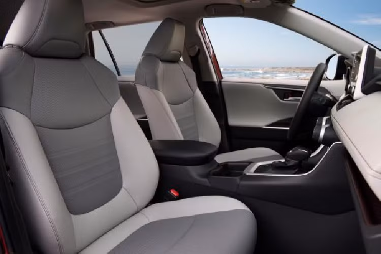 Ngoài ra, các bản GXL, Cruiser và Edge sẽ lần đầu tiên có được tính năng chiếu sáng cho công tắc cửa.