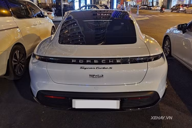 Xe sở hữu gói pin 93,4 kWh cho phép xe di chuyển tối đa quãng đường 412 km trong một lần sạc đầy. 